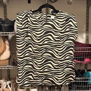 Q2 Black and White Zebra Pattern Blouse